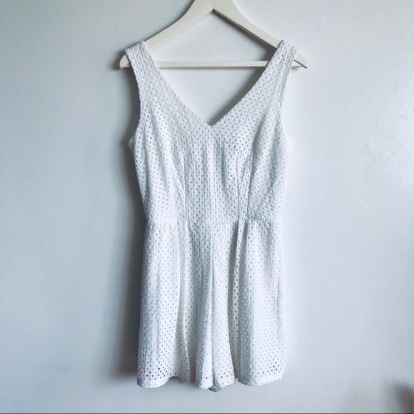 City Triangles Ivory Lace V-Neck Sleeveless Zip Lined Romper Shorts w Pleats 7 - Picture 2 of 16